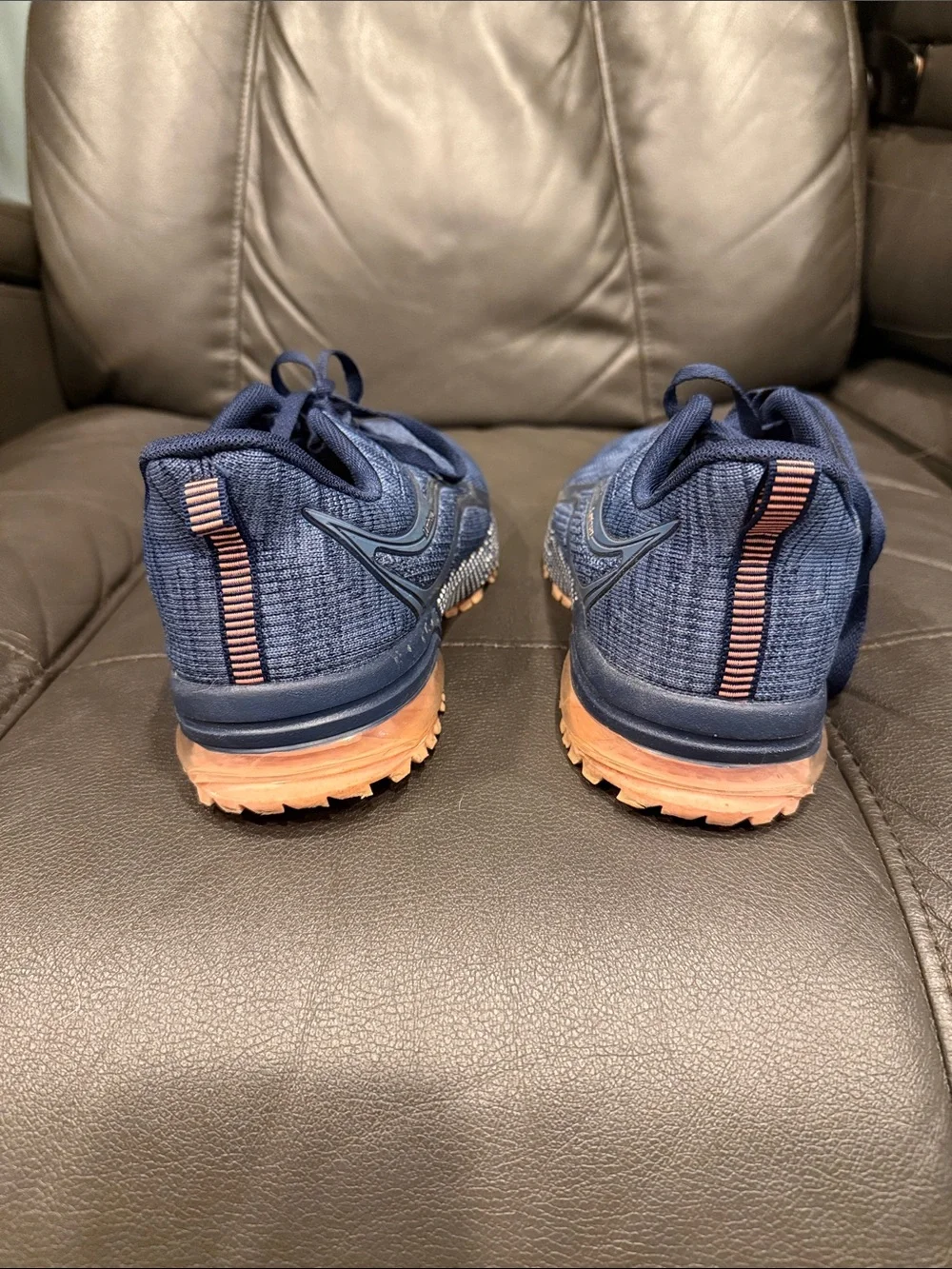 Lamincoa Women’s Sneakers size 10